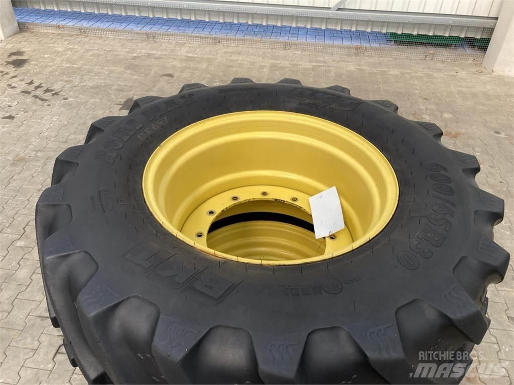BKT 600/65R30 Renkaat ja vanteet