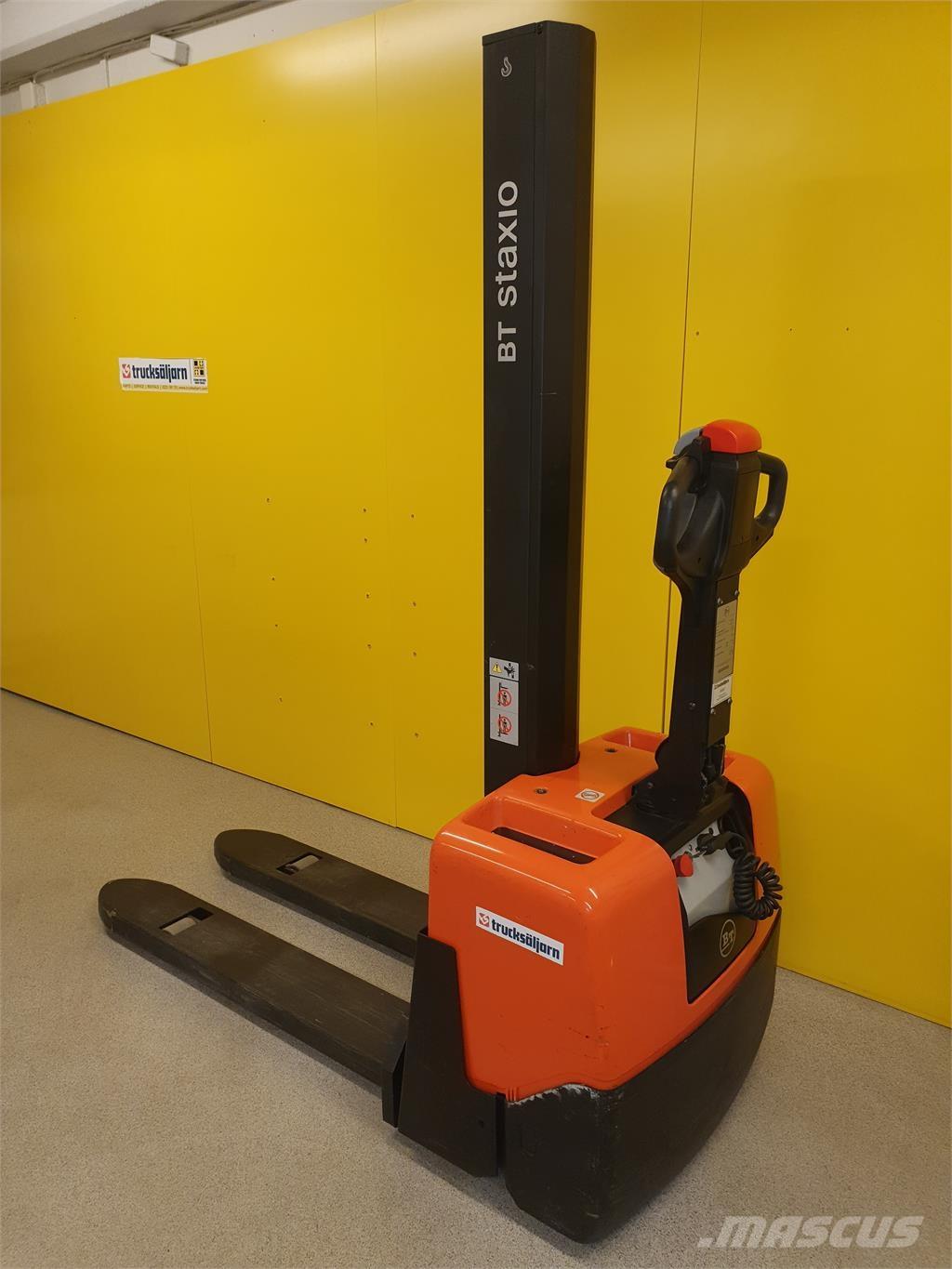 BT HWE100 Ajettavat pinoamisvaunut