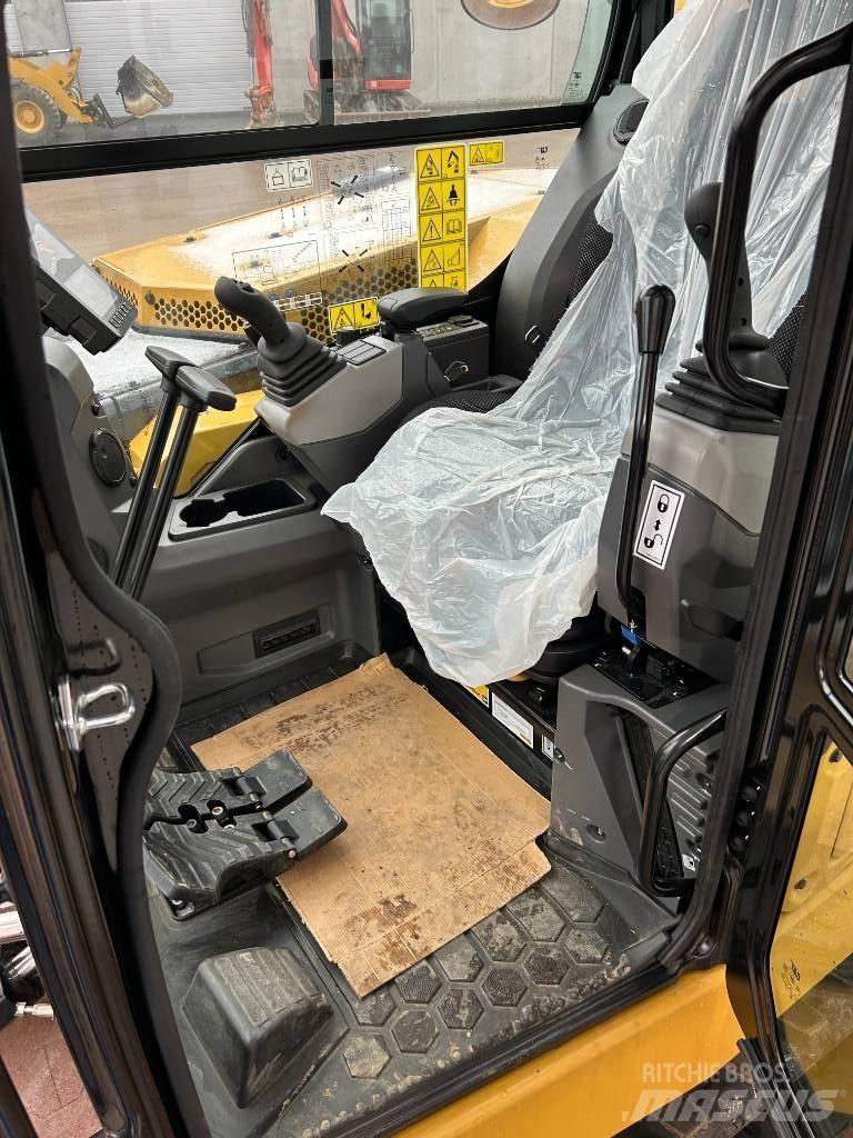 CAT 306 Minikaivukoneet < 7t