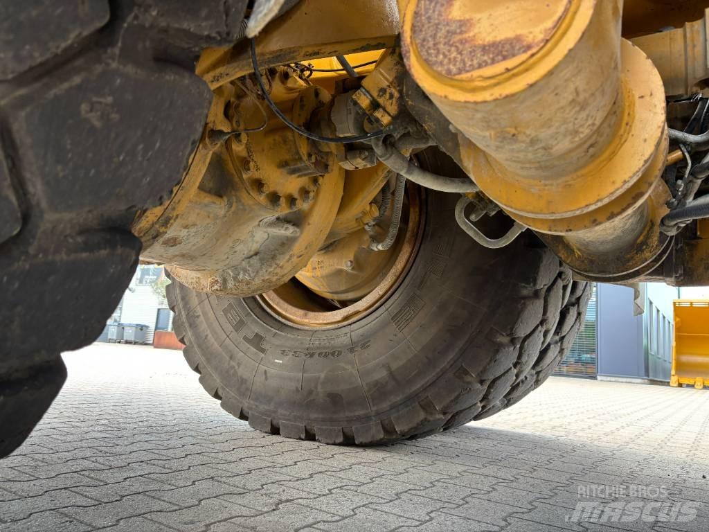 CAT 772G Maansiirtoautot