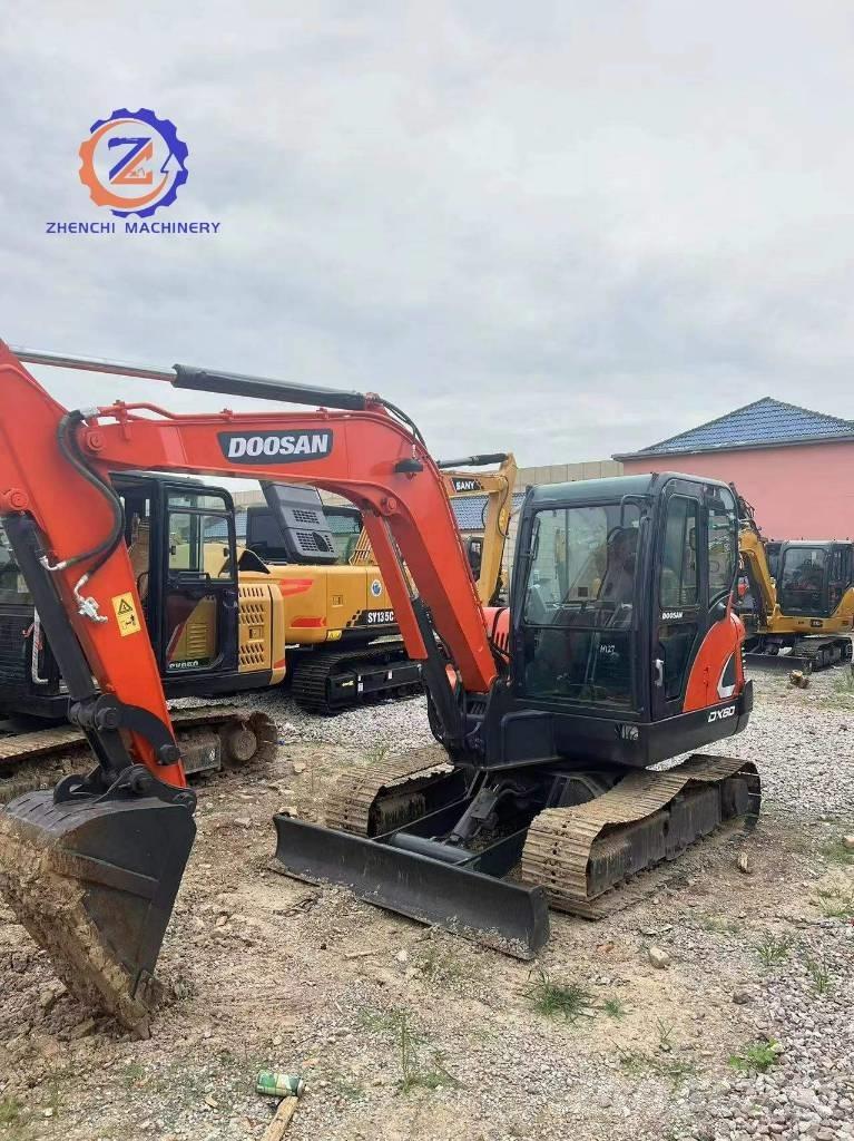 Doosan DX 60 Minikaivukoneet < 7t