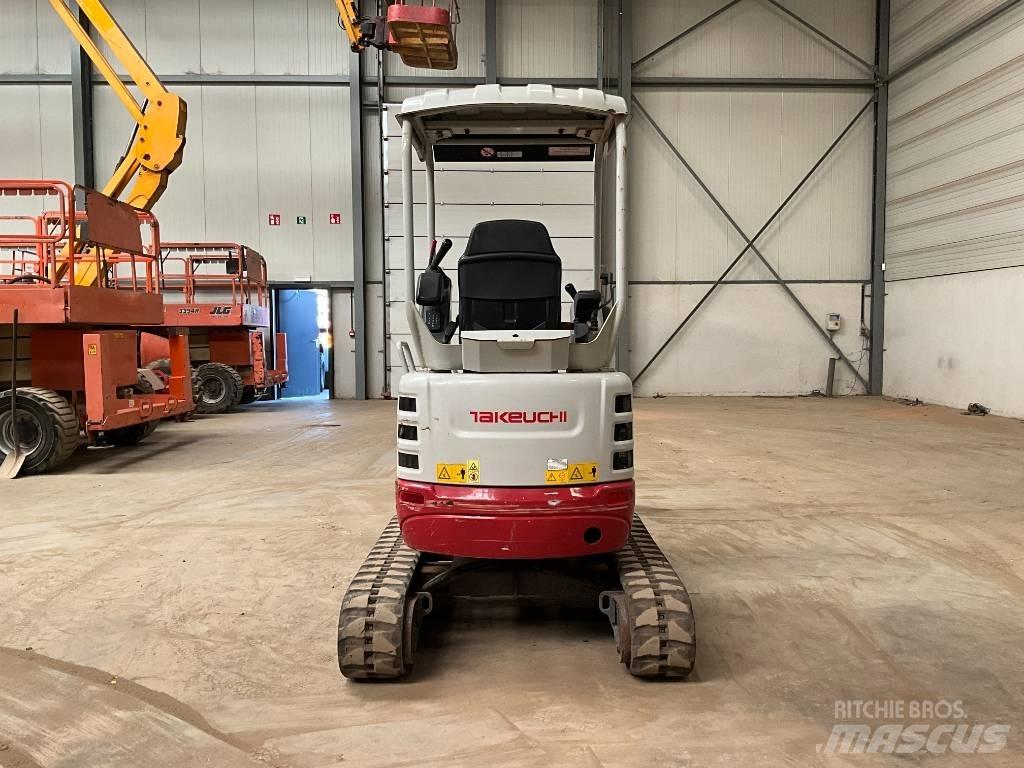 Takeuchi TB 215 R Minikaivukoneet < 7t