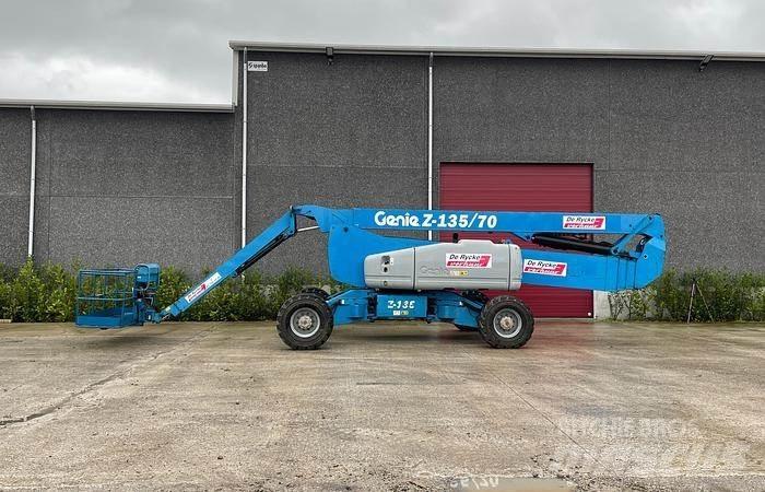 Genie Z135-70 Kuukulkijat