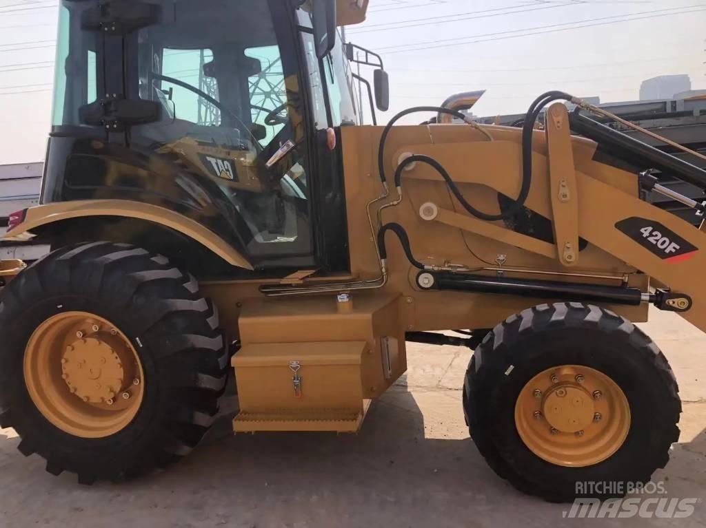 CAT 420 F Kaivurikuormaajat
