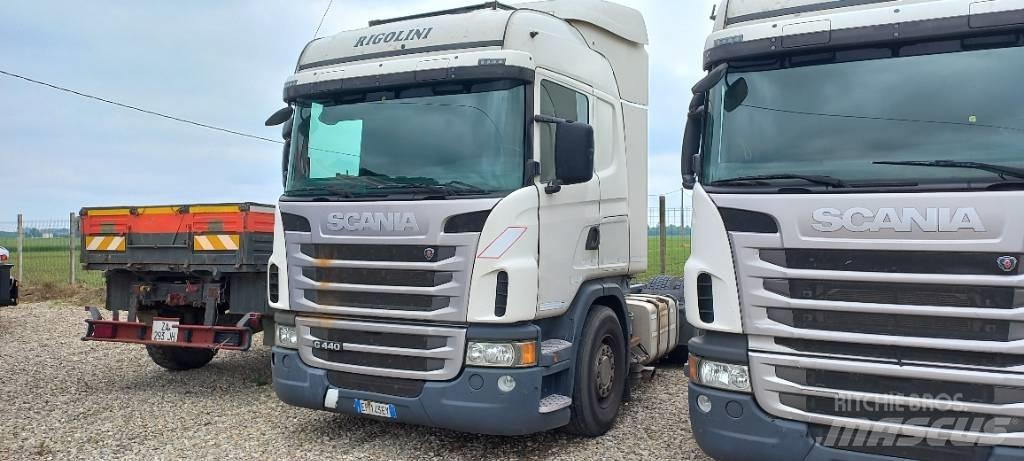 Scania 440 Vetopöytäautot