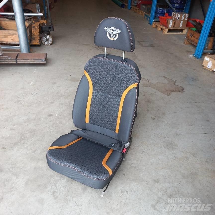 CASE CX210E stoel Ohjaamo ja sisusta
