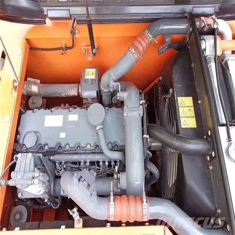 Doosan DX 225 Telakaivukoneet