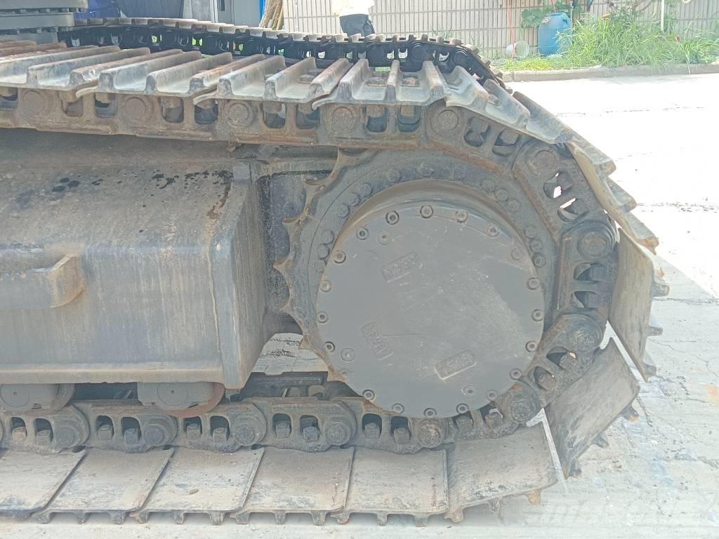Hyundai R220LC-9S Telakaivukoneet