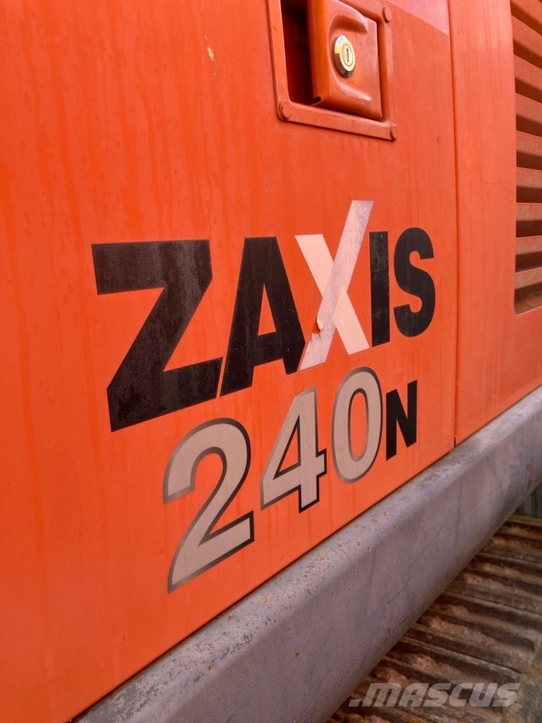 Hitachi ZX 240 Telakaivukoneet