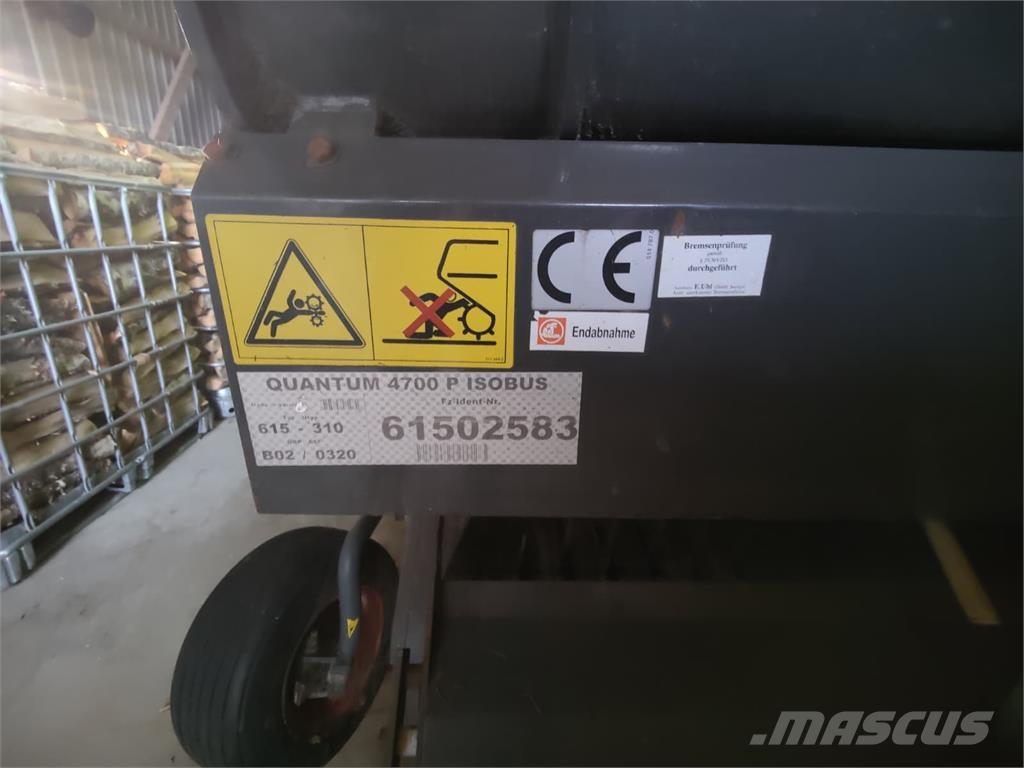 CLAAS Quantum 4700 Keräävät noukinvaunut ja silppurivaunut