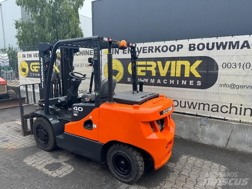 Doosan D 40 SC-7 Dieseltrukit