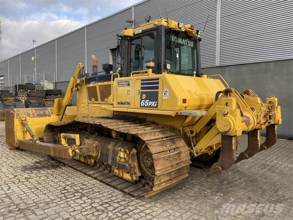 Komatsu D65PXI-18 Telaketjupuskutraktorit