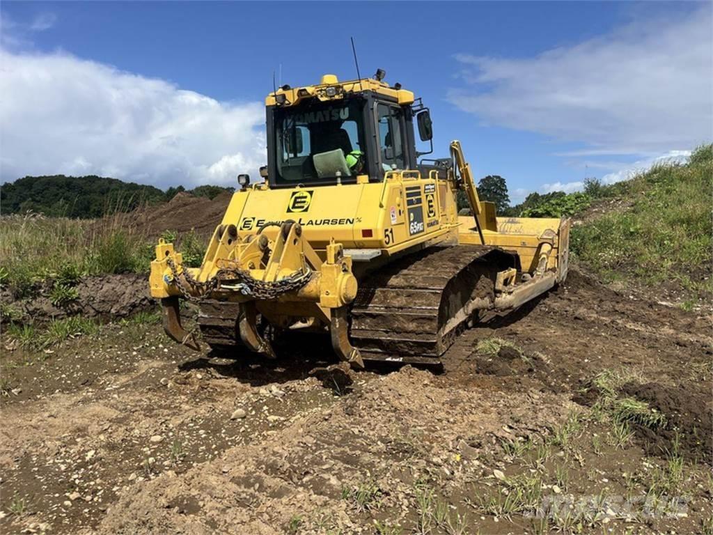 Komatsu D65PXI-18 Telaketjupuskutraktorit