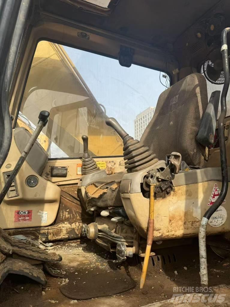 CAT 320 B L Telakaivukoneet