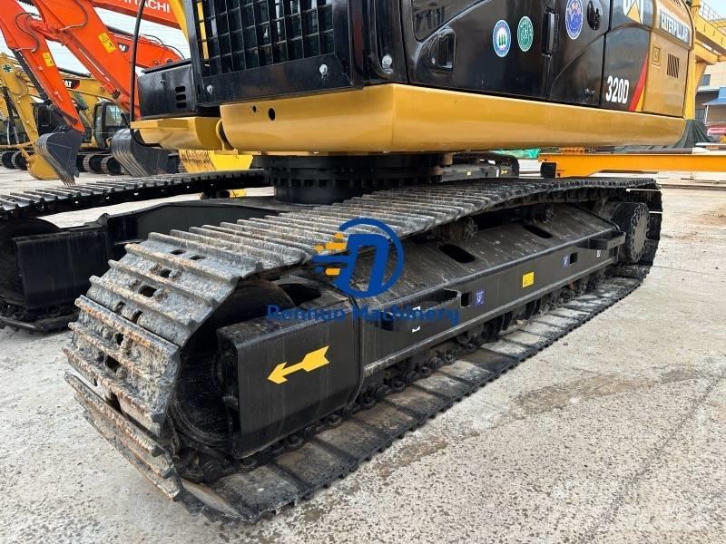 CAT 320D Telakaivukoneet
