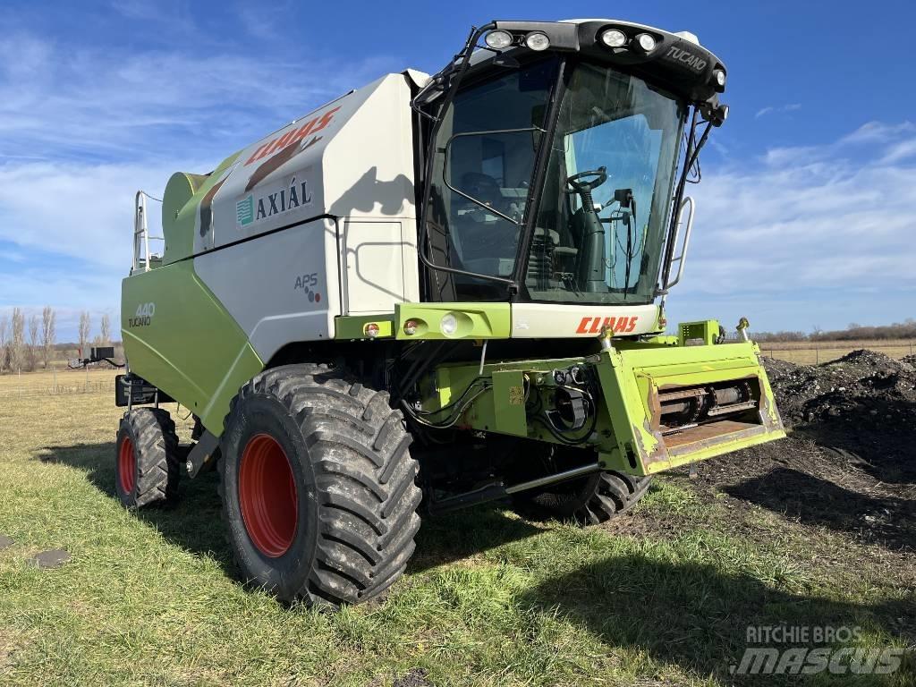 CLAAS Tucano 440 Leikkuupuimurit