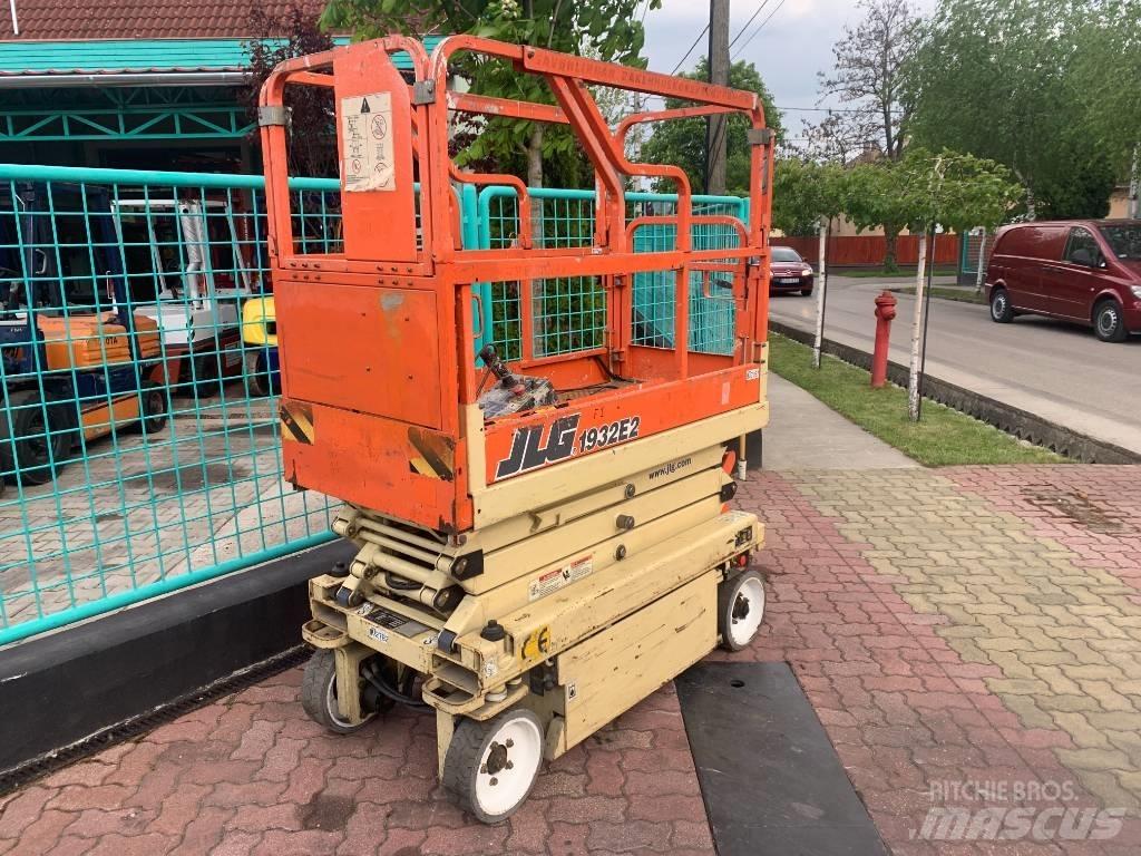 JLG 1932E2     V-2782 Henkilönostimet ja nostolaitteet