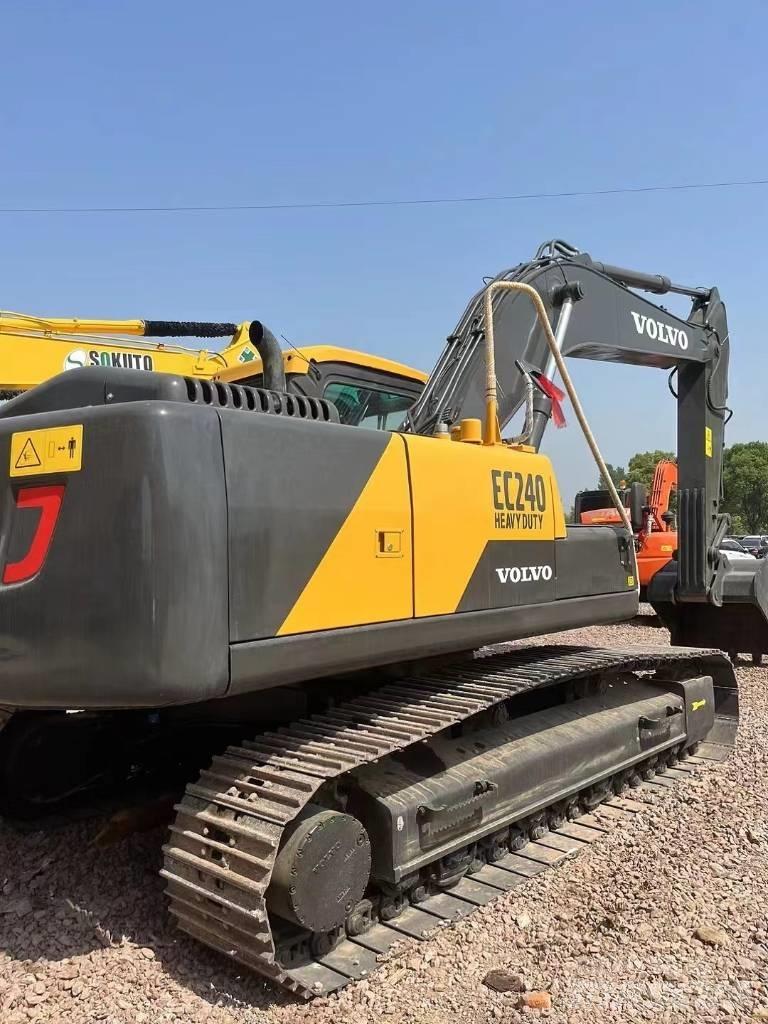 Volvo EC 240 Telakaivukoneet