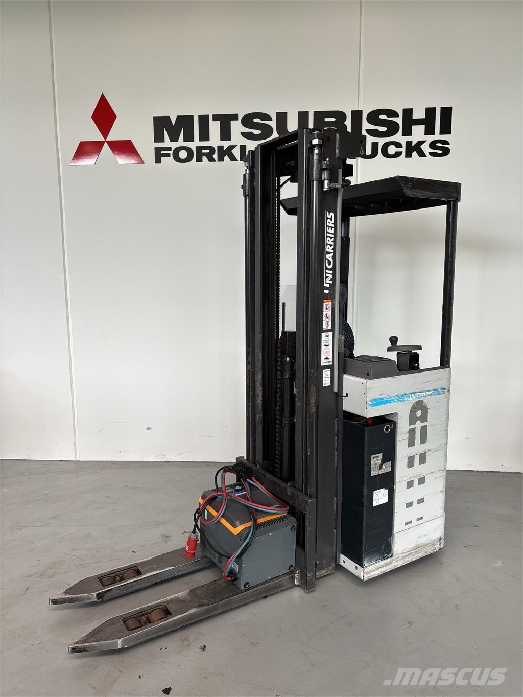 Atlet XJN160 Ajettavat pinoamisvaunut