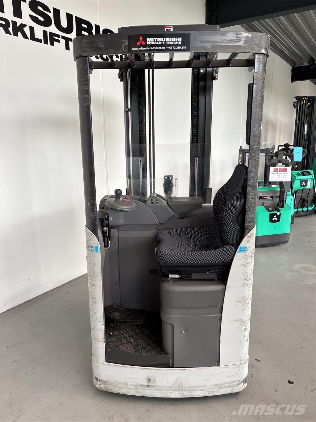 Atlet XJN160 Ajettavat pinoamisvaunut