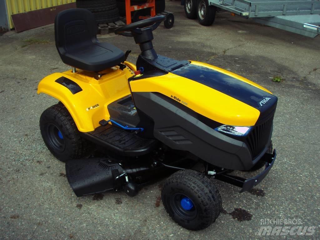 Stiga E-Ride S 300 Päältäajettavat ruohonleikkurit