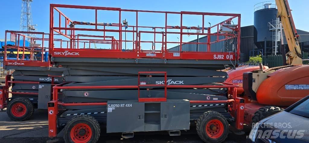 SkyJack SJ 9250 RT Saksilavat