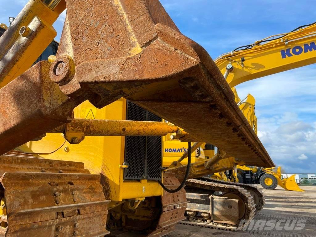 Komatsu D65PX-18E0 Telaketjupuskutraktorit