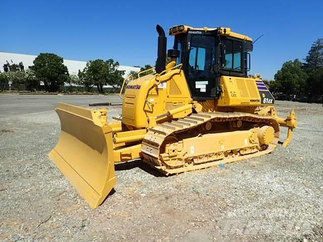 Komatsu D61EX-24 Telaketjupuskutraktorit