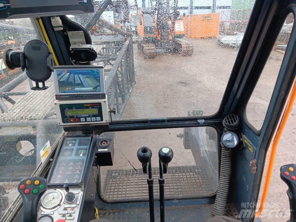 Hitachi KH 230-3 Tela-alustaiset nosturit