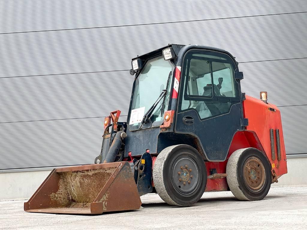 JCB R260 Liukuohjatut kuormaajat