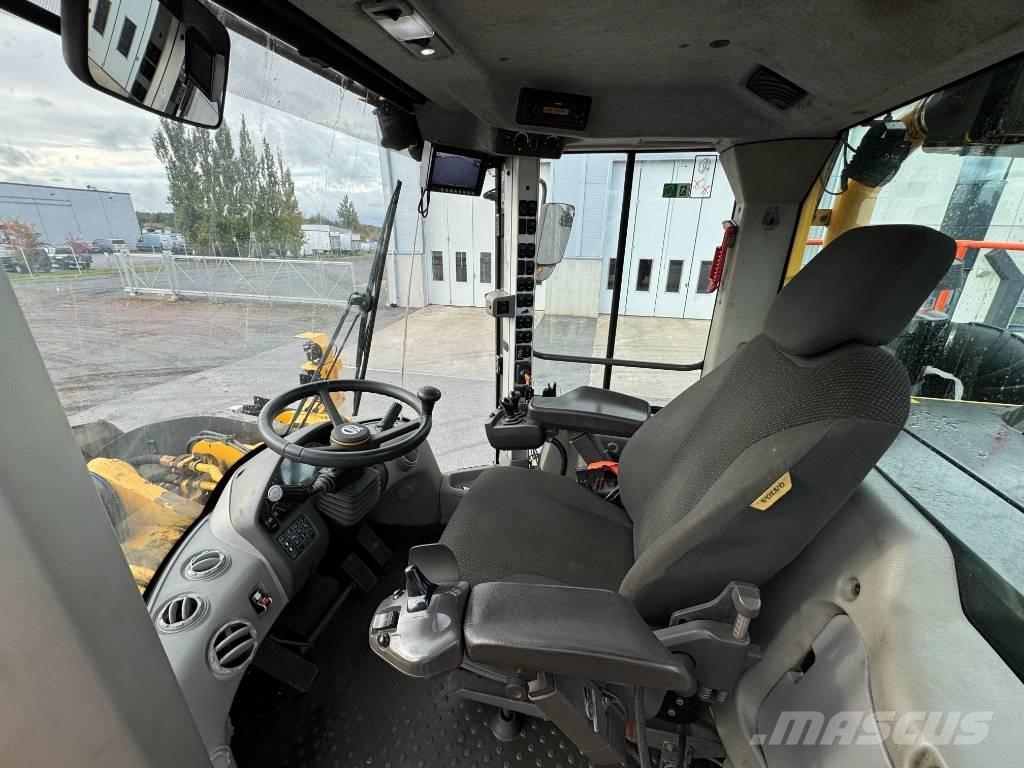 Volvo L 260 H Pyöräkuormaajat