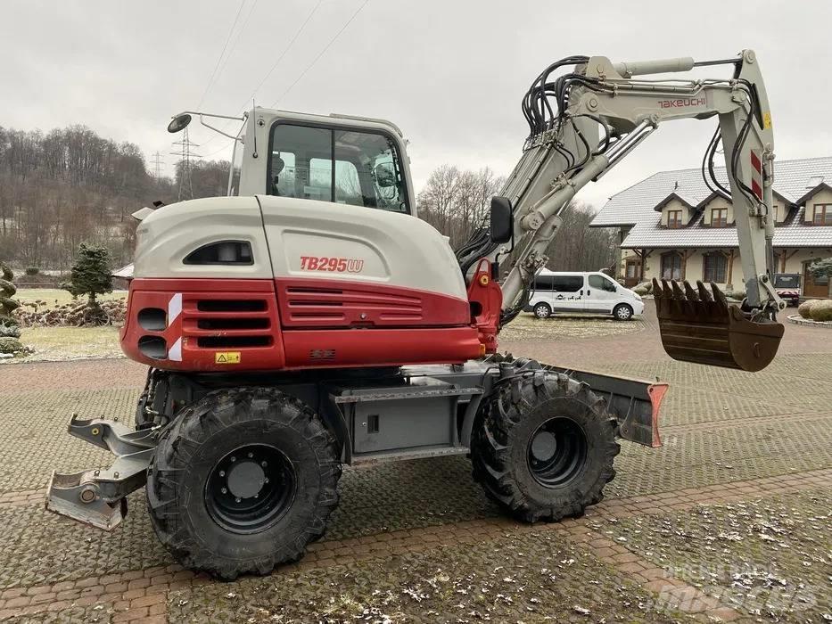 Takeuchi TB 295 Pyöräkaivukoneet