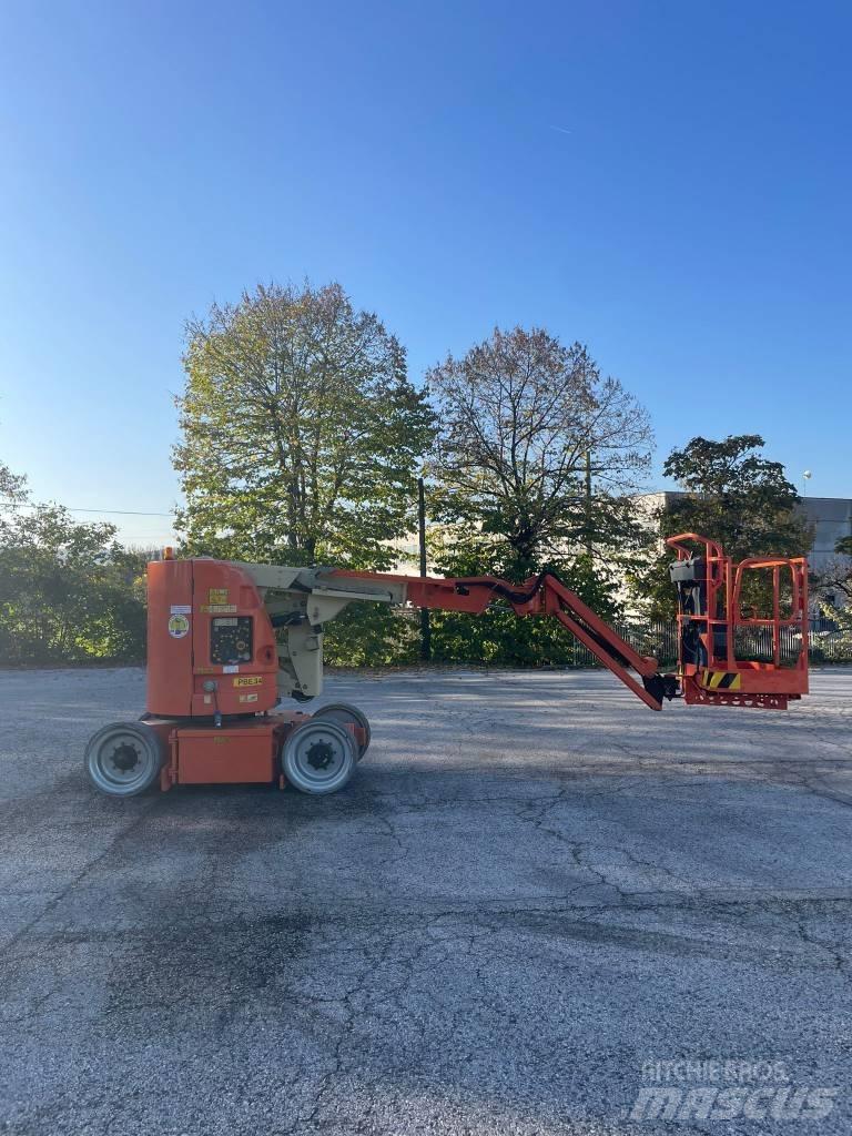 JLG 300 AJP Kuukulkijat