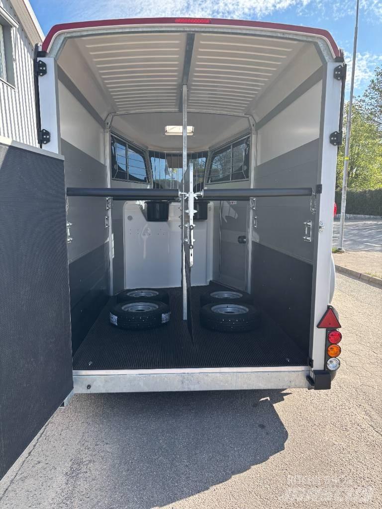 Ifor Williams HBX511 Eläinkuljetusperävaunut