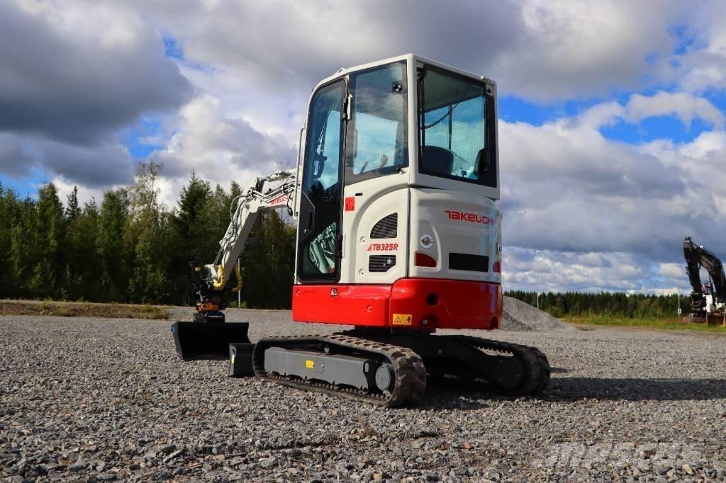 Takeuchi TB325R Minikaivukoneet < 7t
