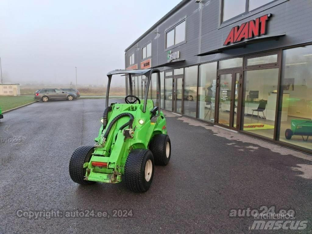 Avant 528 Pienkuormaajat