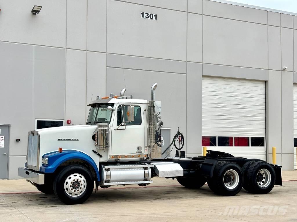 Western Star 4900 Vetopöytäautot