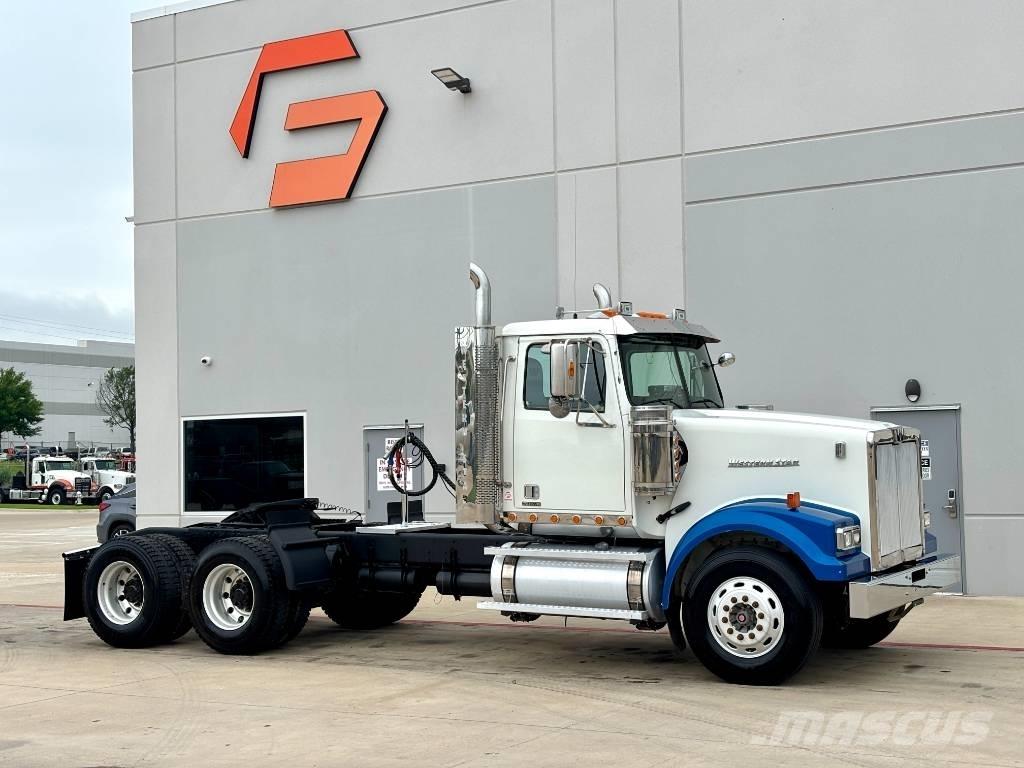 Western Star 4900 Vetopöytäautot