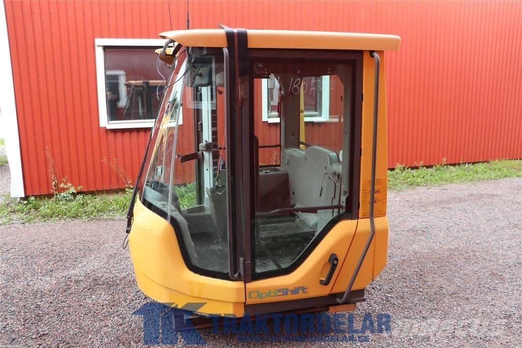 Volvo L 180 F Ohjaamo ja sisusta