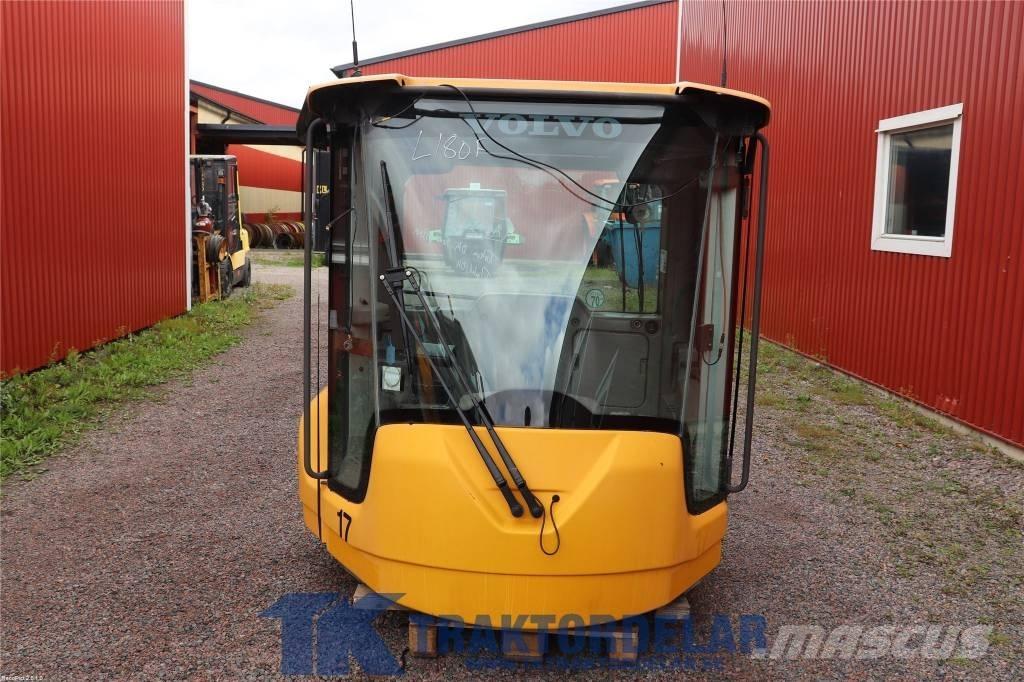 Volvo L 180 F Ohjaamo ja sisusta
