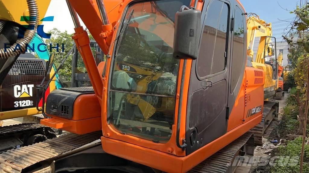 Doosan DX 140 LC Telakaivukoneet