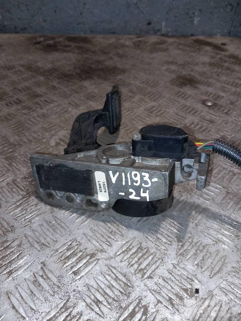 Volvo FH 12 132378 Ohjaamot ja sisustat