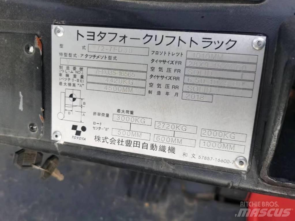 Toyota 7FD 30 Dieseltrukit