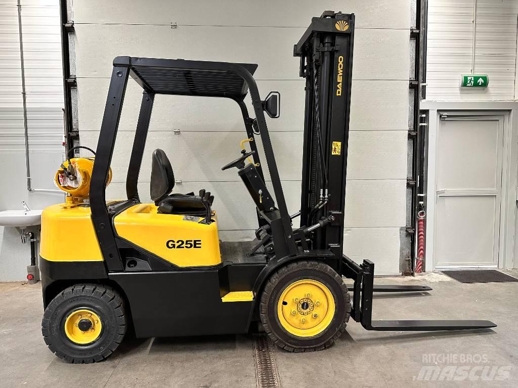  DOOSON G25E-3 Nestekaasutrukit