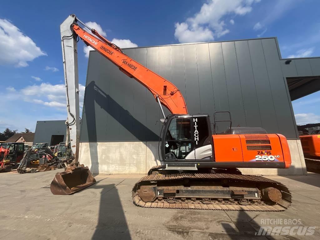Hitachi ZX 250 LC-6 Telakaivukoneet