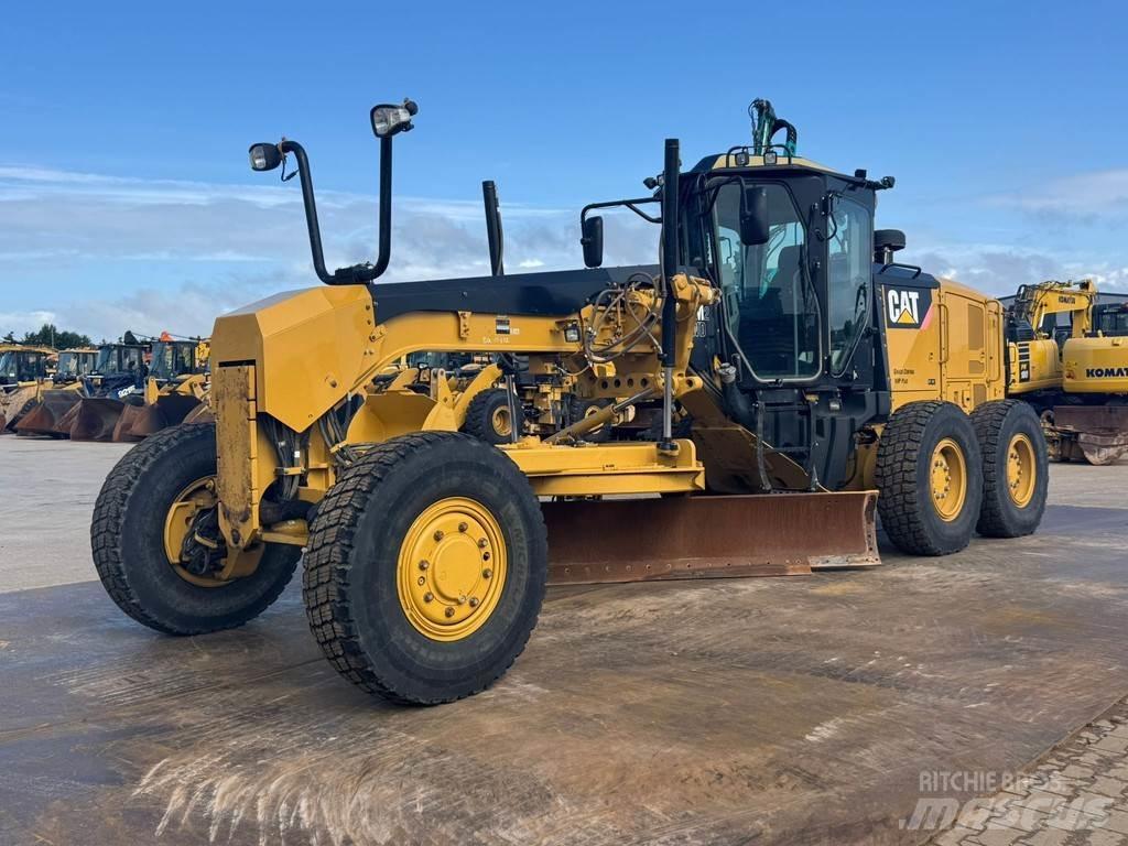CAT 140M2 AWD Tiehöylät