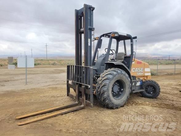 CASE 586H Maastotrukit