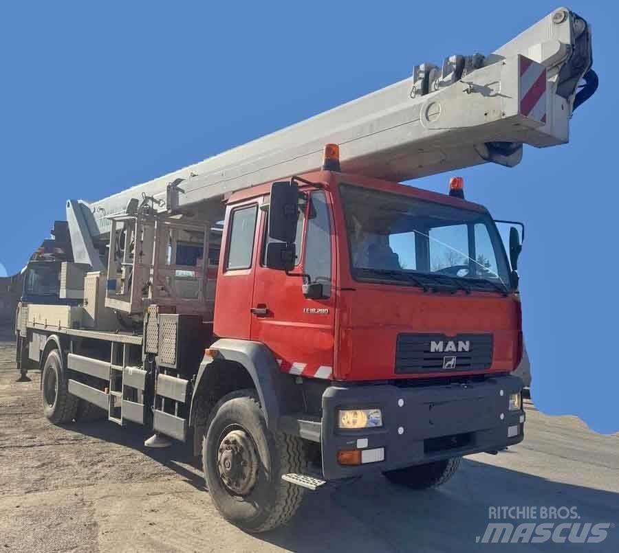 MAN LE18.280 Nostolava-autot