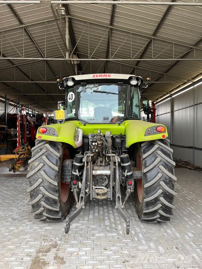 CLAAS Arion 440 Traktorit