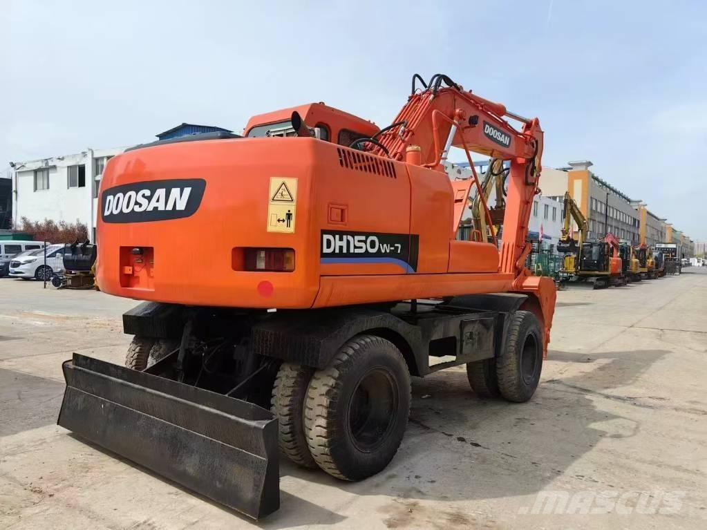 Doosan DH 150 Pyöräkaivukoneet
